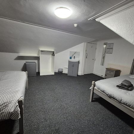 The Queens Hotel Cardenden Экстерьер фото