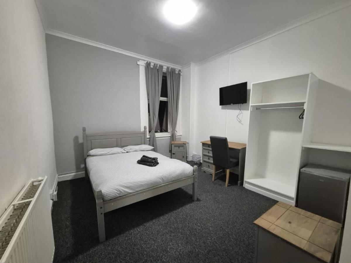 The Queens Hotel Cardenden Экстерьер фото
