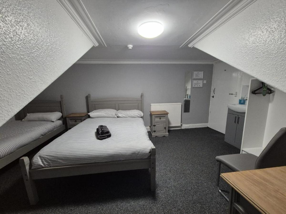 The Queens Hotel Cardenden Экстерьер фото